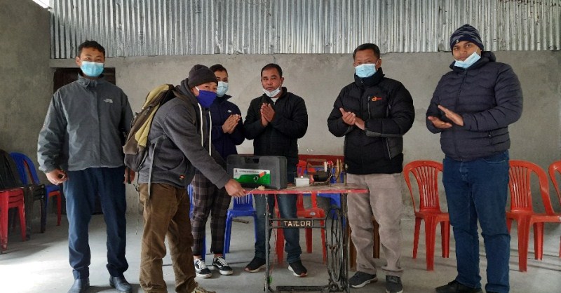 भेडीगोठ किसान समूहलाई आधुनिक मेसिन वितरण